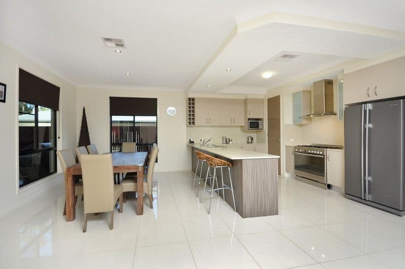 27  Feathertail Place, GUMDALE QLD 4154, Gumdale - Thumbnail 3