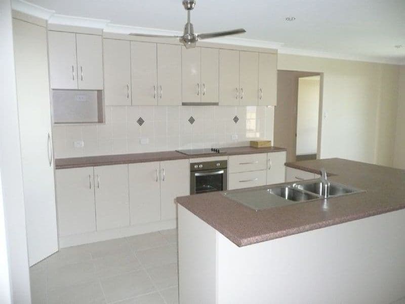 15 Heights Road, Beerwah QLD 4519, Beerwah - Thumbnail 3