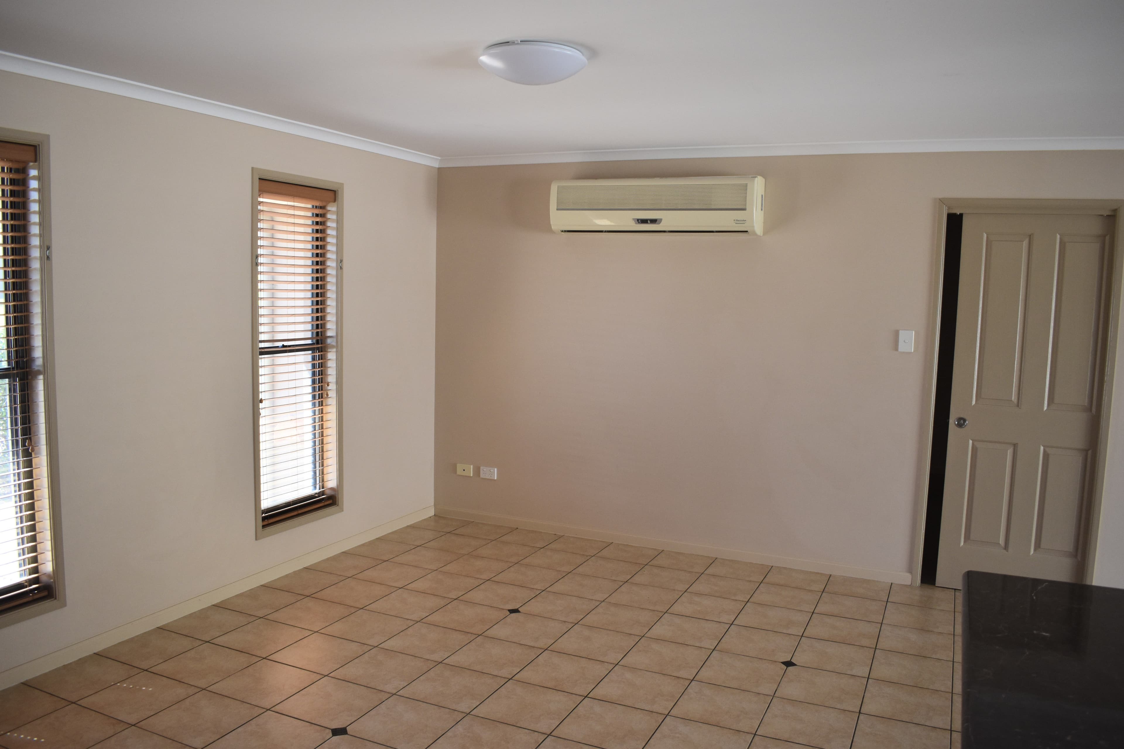 5 Brokenwood Street, Emerald QLD 4720, Emerald - Thumbnail 3