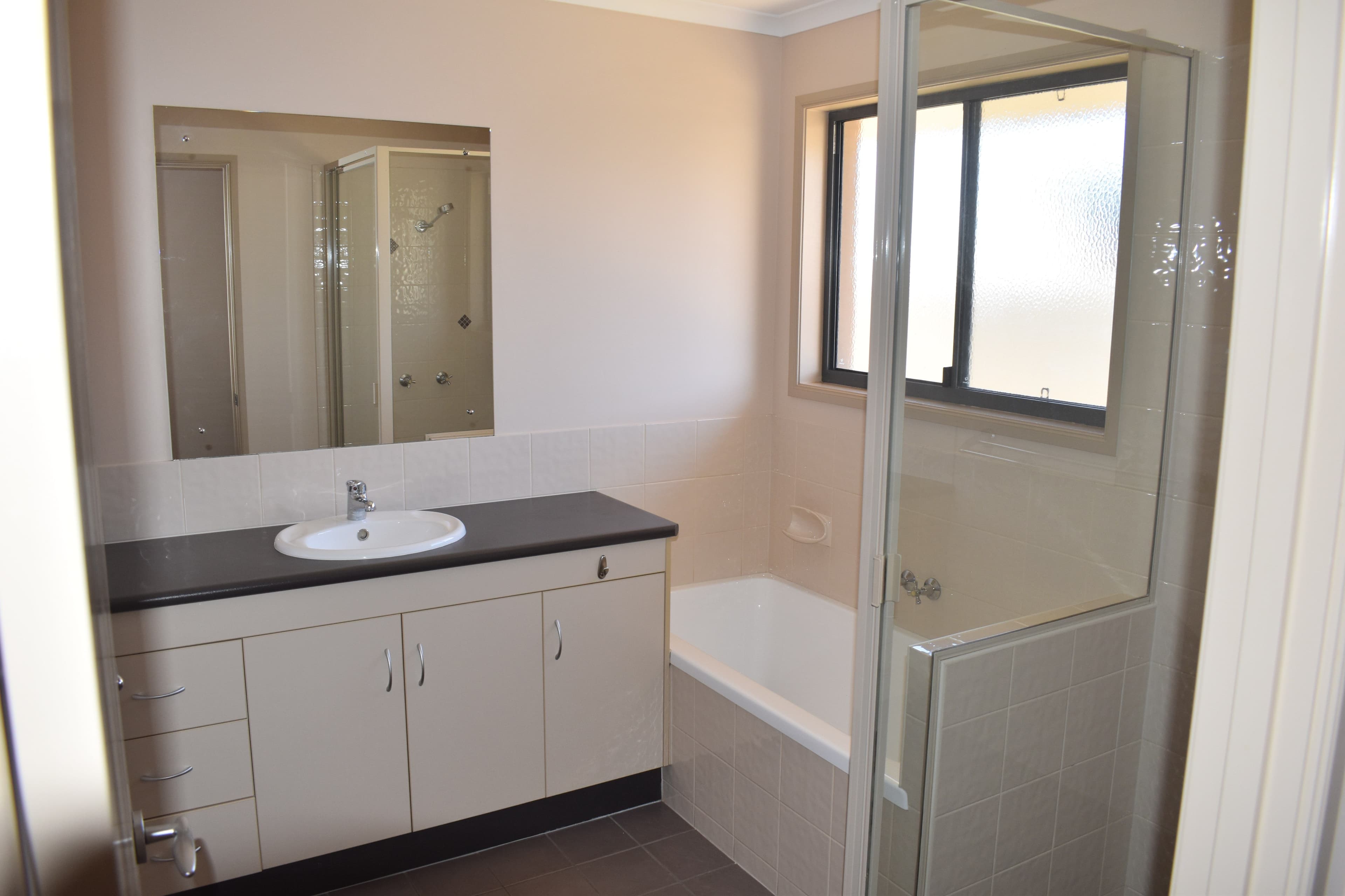 5 Brokenwood Street, Emerald QLD 4720, Emerald - Thumbnail 7
