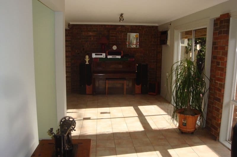 11  Grevillea Close, BOSSLEY PARK NSW 2176, Bossley Park - Thumbnail 4