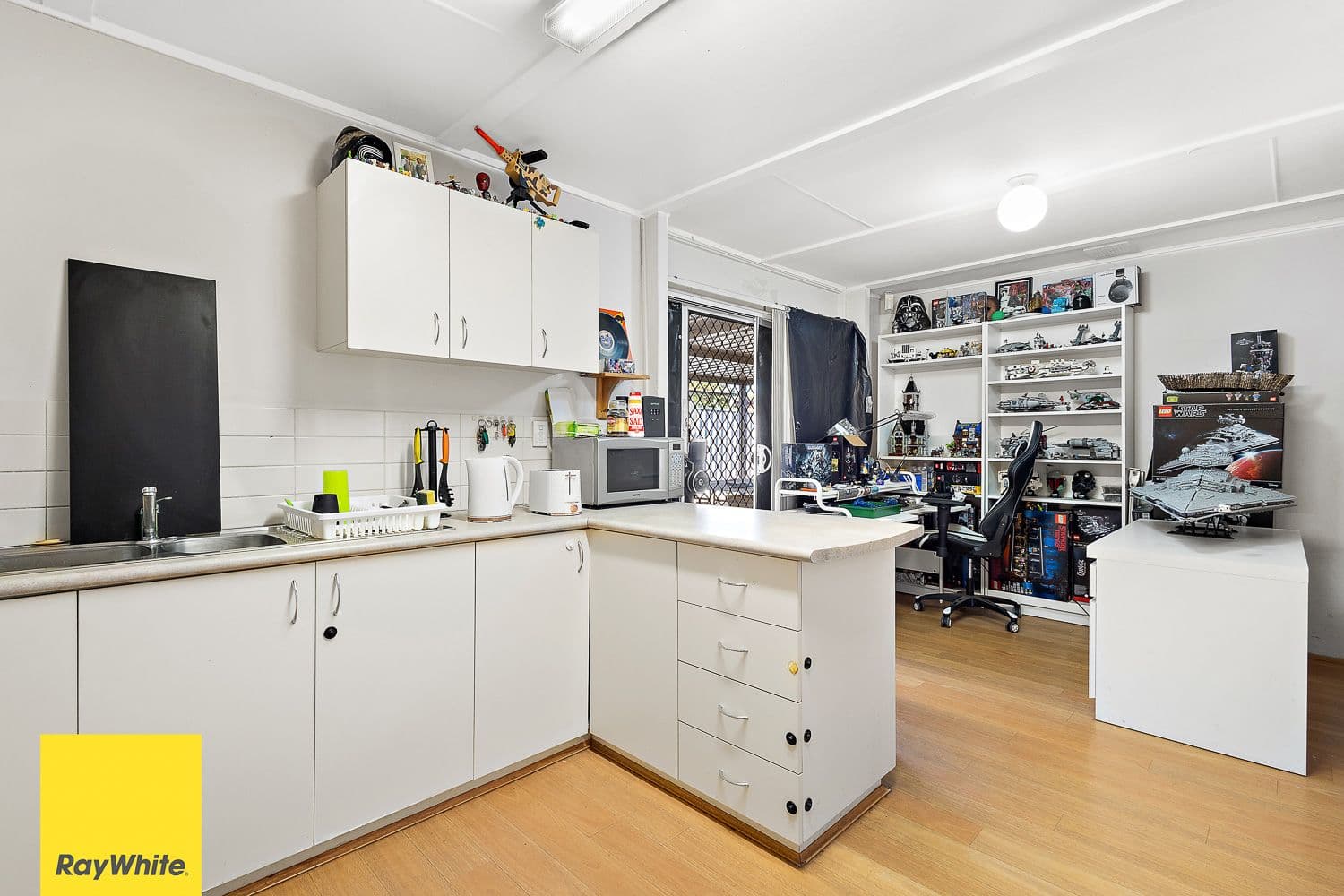 16 Winterton Way, Girrawheen WA 6064, Girrawheen - Thumbnail 6