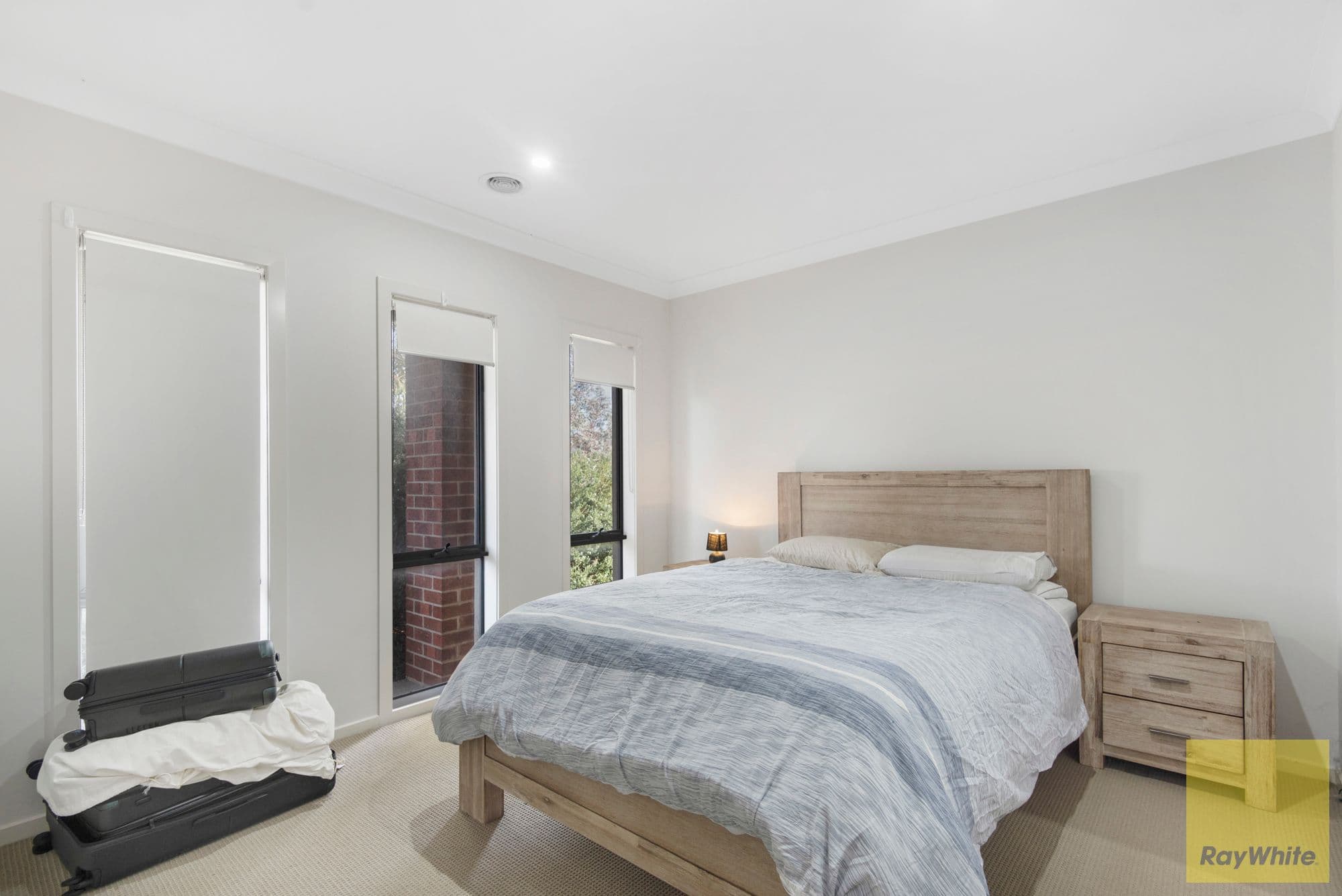 94 Grassbird Drive, Point Cook VIC 3030, Point Cook - Thumbnail 3