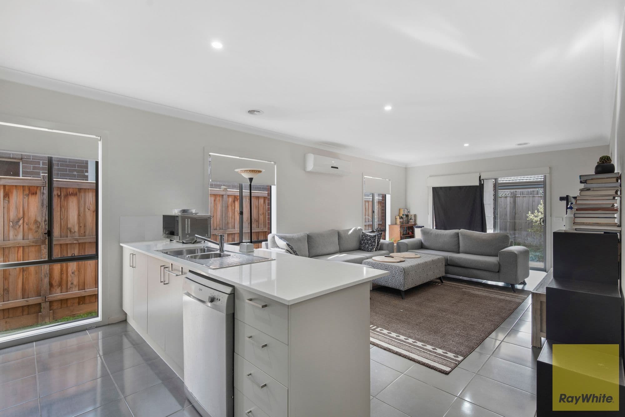94 Grassbird Drive, Point Cook VIC 3030, Point Cook - Thumbnail 5