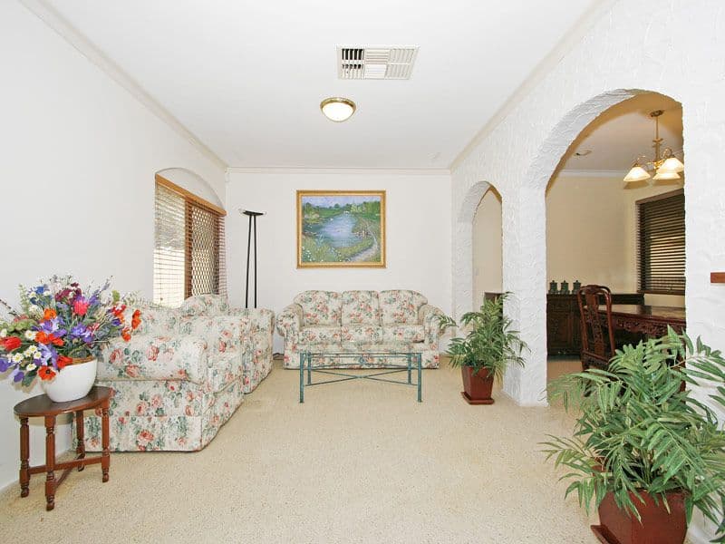 212 Riseley Street, BOORAGOON WA 6154, Booragoon - Thumbnail 2