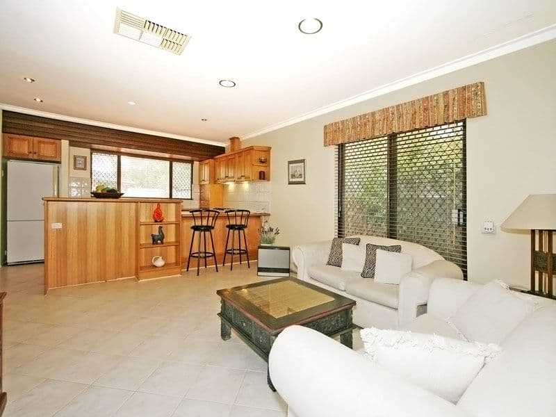 212 Riseley Street, BOORAGOON WA 6154, Booragoon - Thumbnail 4