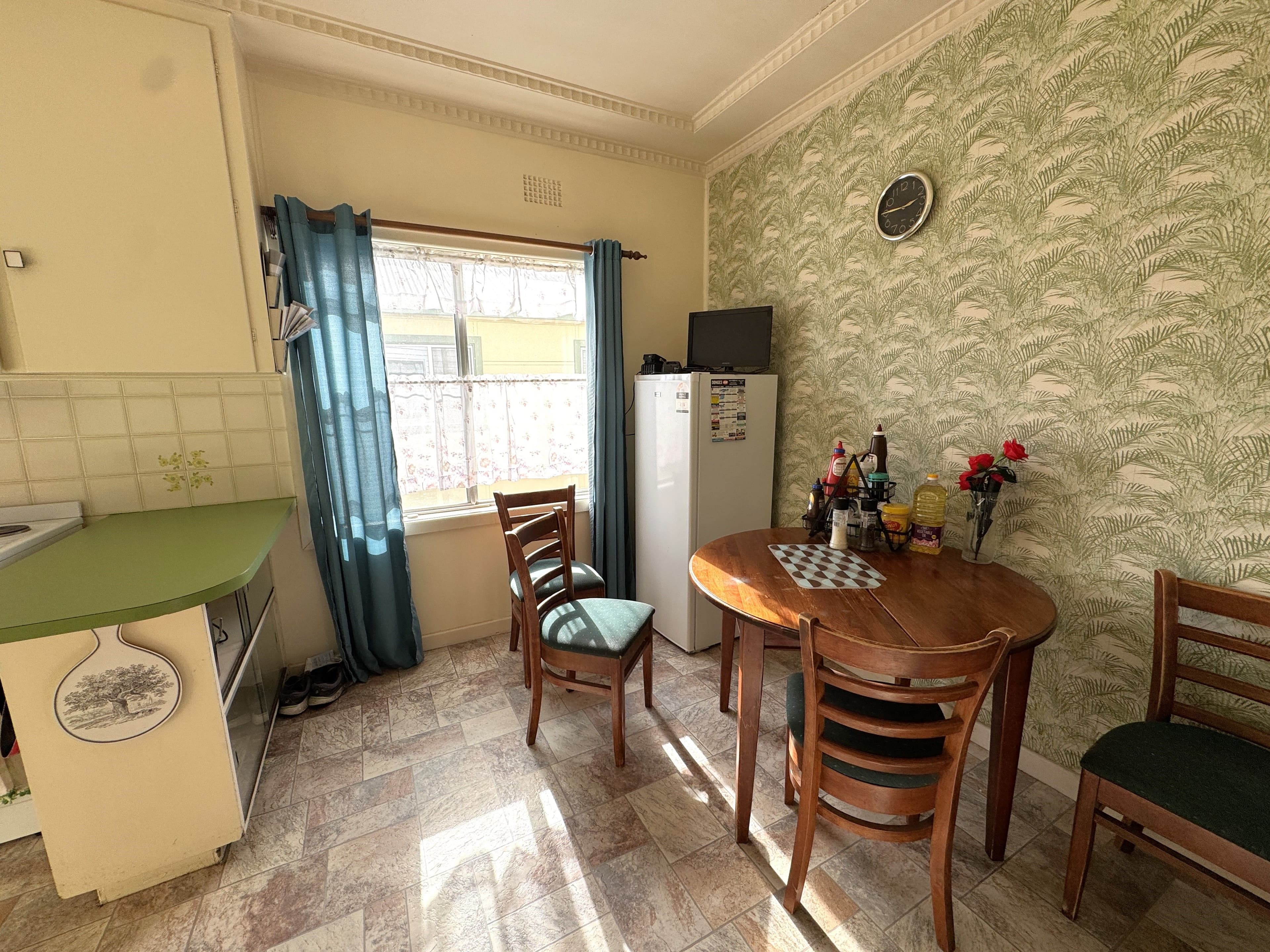 7 Taylor Road, Young NSW 2594, Young - Thumbnail 4