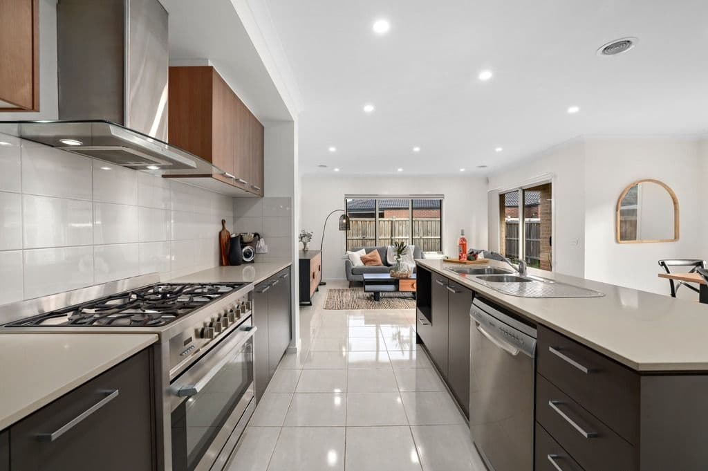 24 Drinkwater Street, Truganina VIC 3029, Truganina - Thumbnail 5