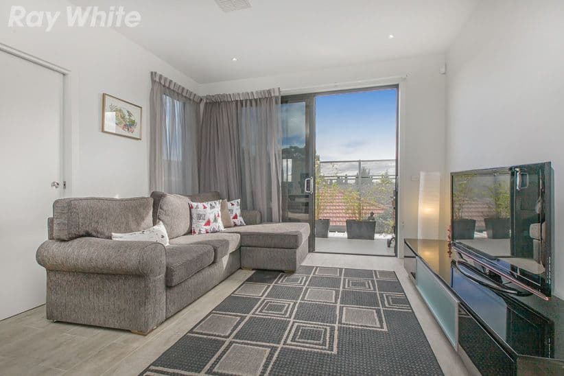 1 Erskine Avenue, Reservoir VIC 3073, Reservoir - Thumbnail 4