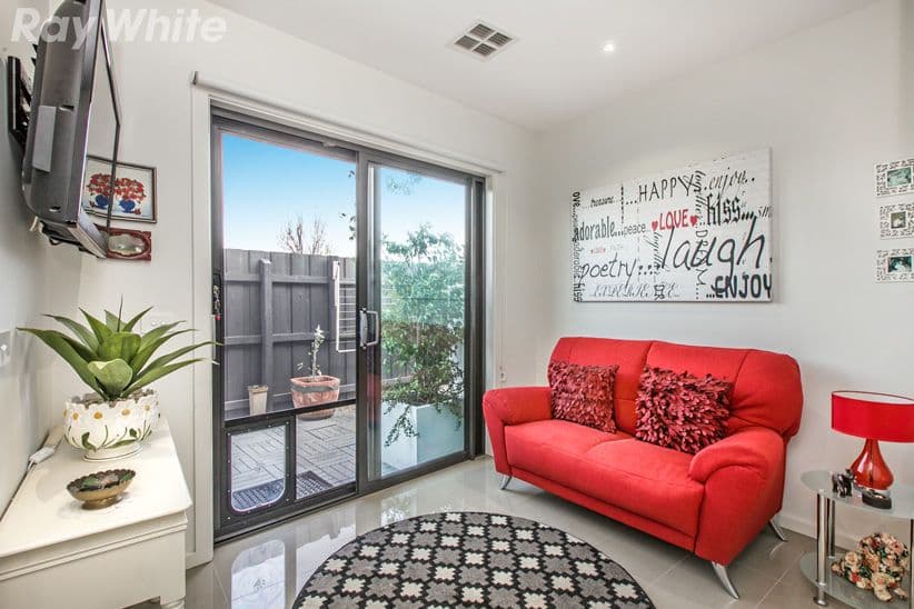 1 Erskine Avenue, Reservoir VIC 3073, Reservoir - Thumbnail 5