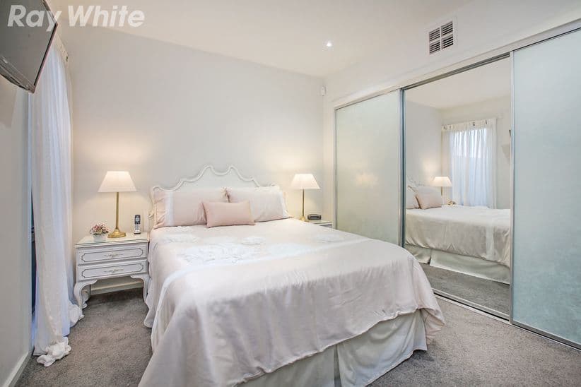 1 Erskine Avenue, Reservoir VIC 3073, Reservoir - Thumbnail 6