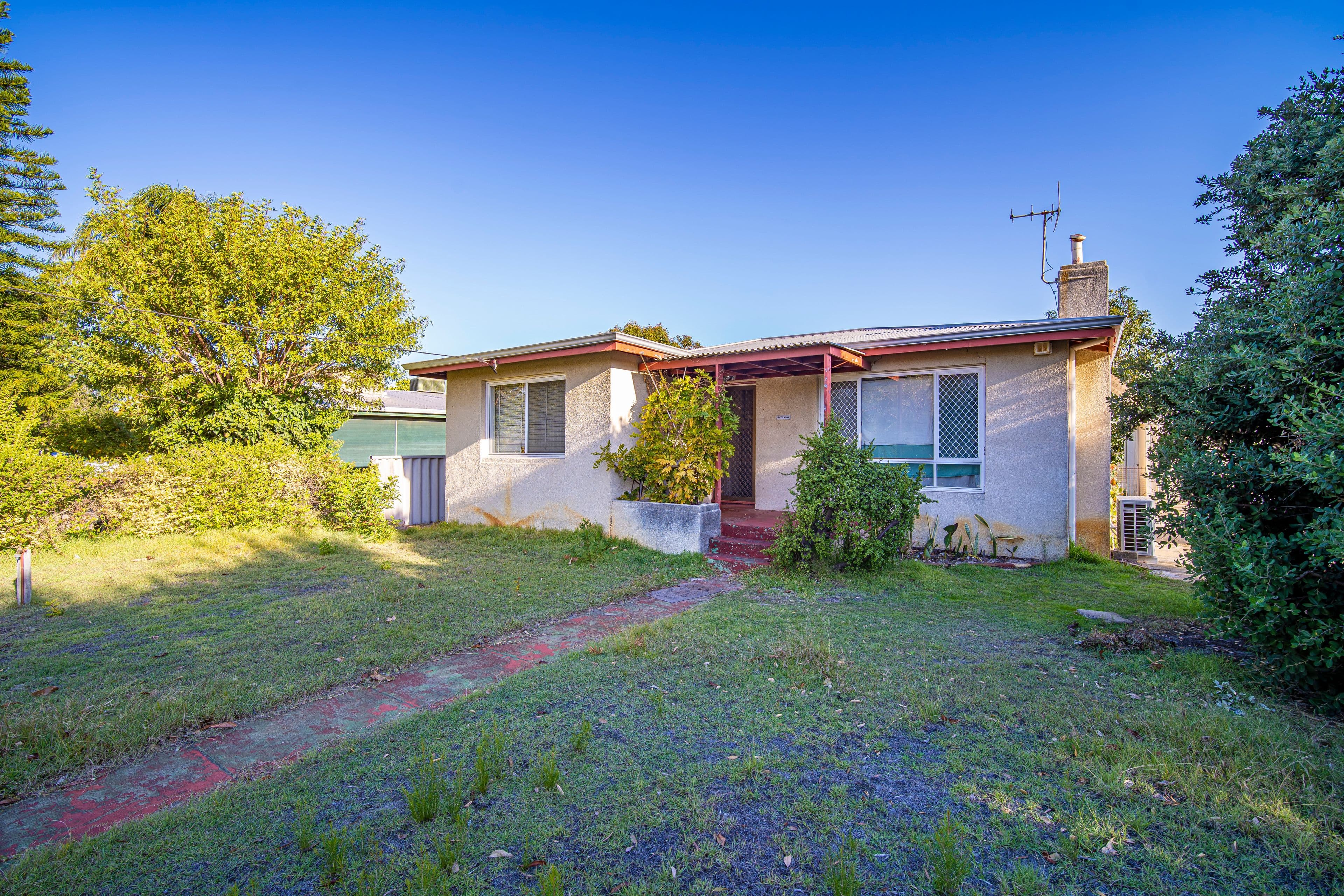 2 Oakland Avenue, Cloverdale WA 6105, Cloverdale - Thumbnail 2