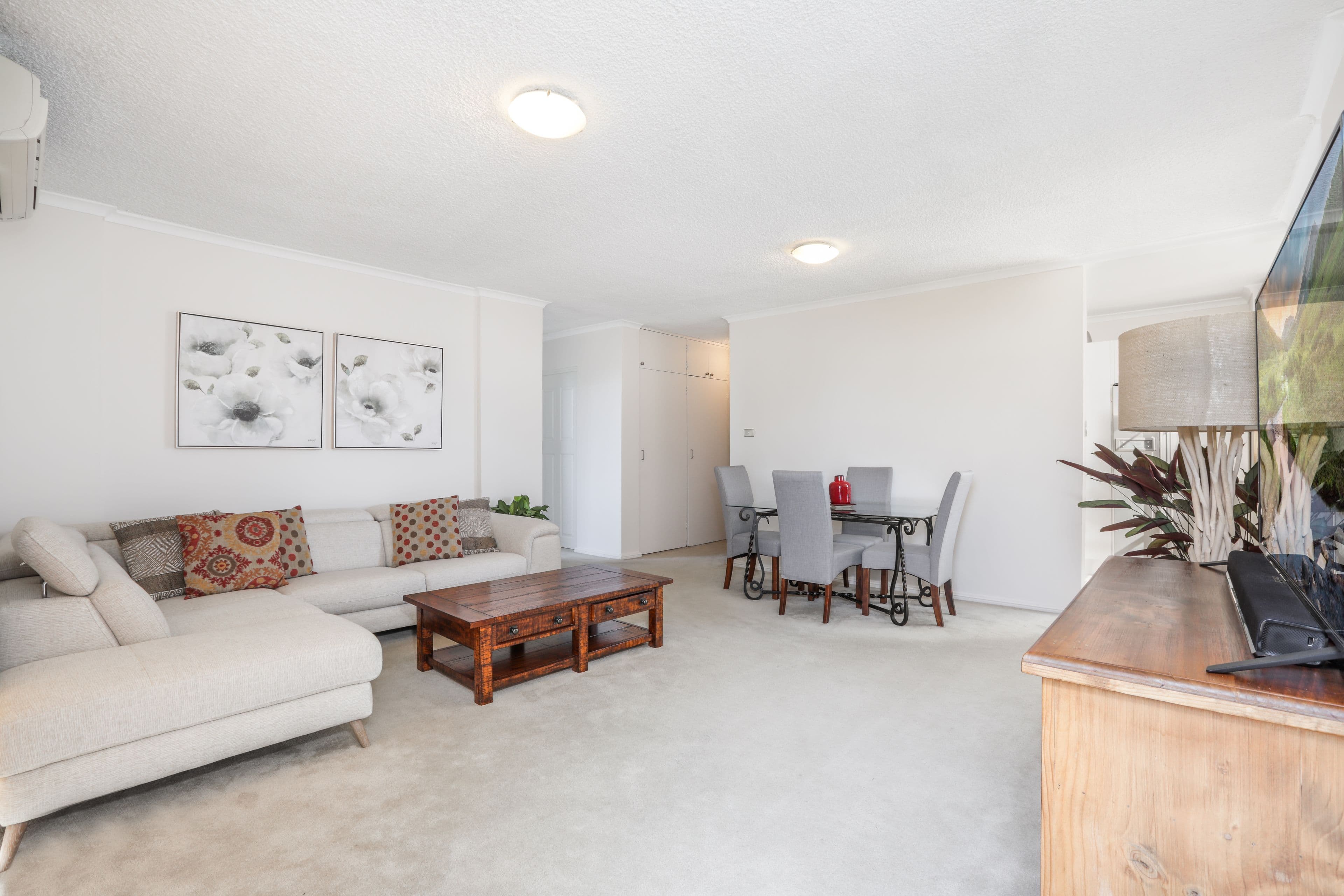 2/13 Tabilban Street, Burleigh Heads QLD 4220, Burleigh Heads - Thumbnail 2