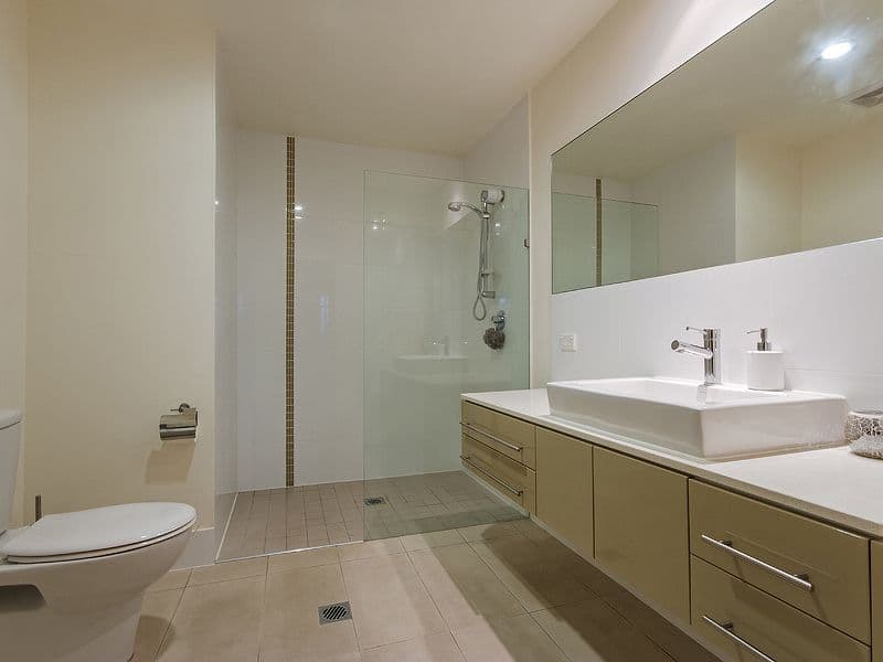 1 Toombul Avenue, MIAMI QLD 4220, Miami - Thumbnail 8