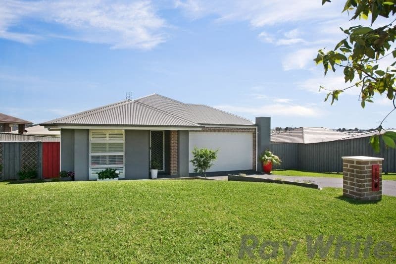 562 Oakhampton Road, Aberglasslyn - Image 1