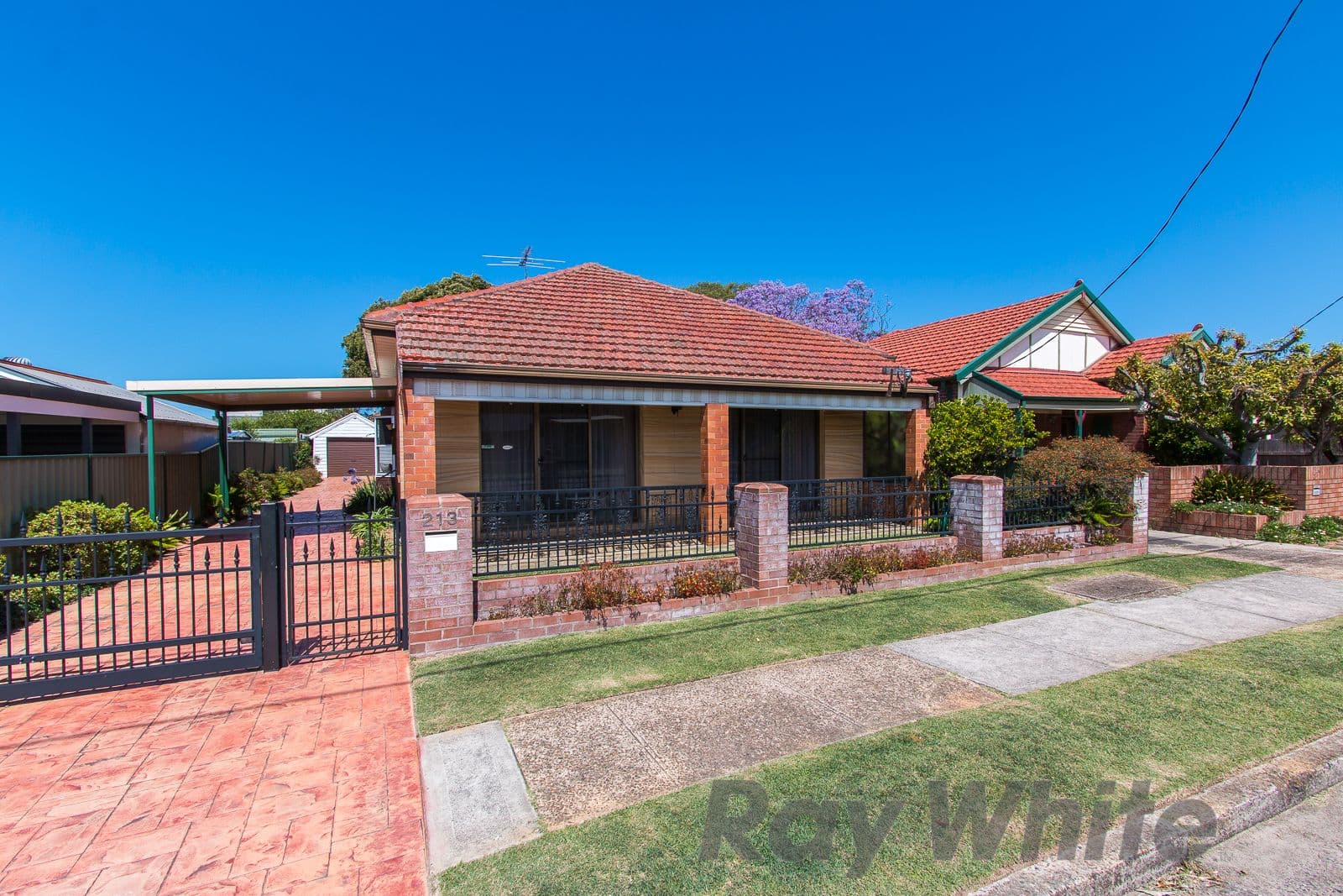 213 Lawson Street, Hamilton South - Image 1