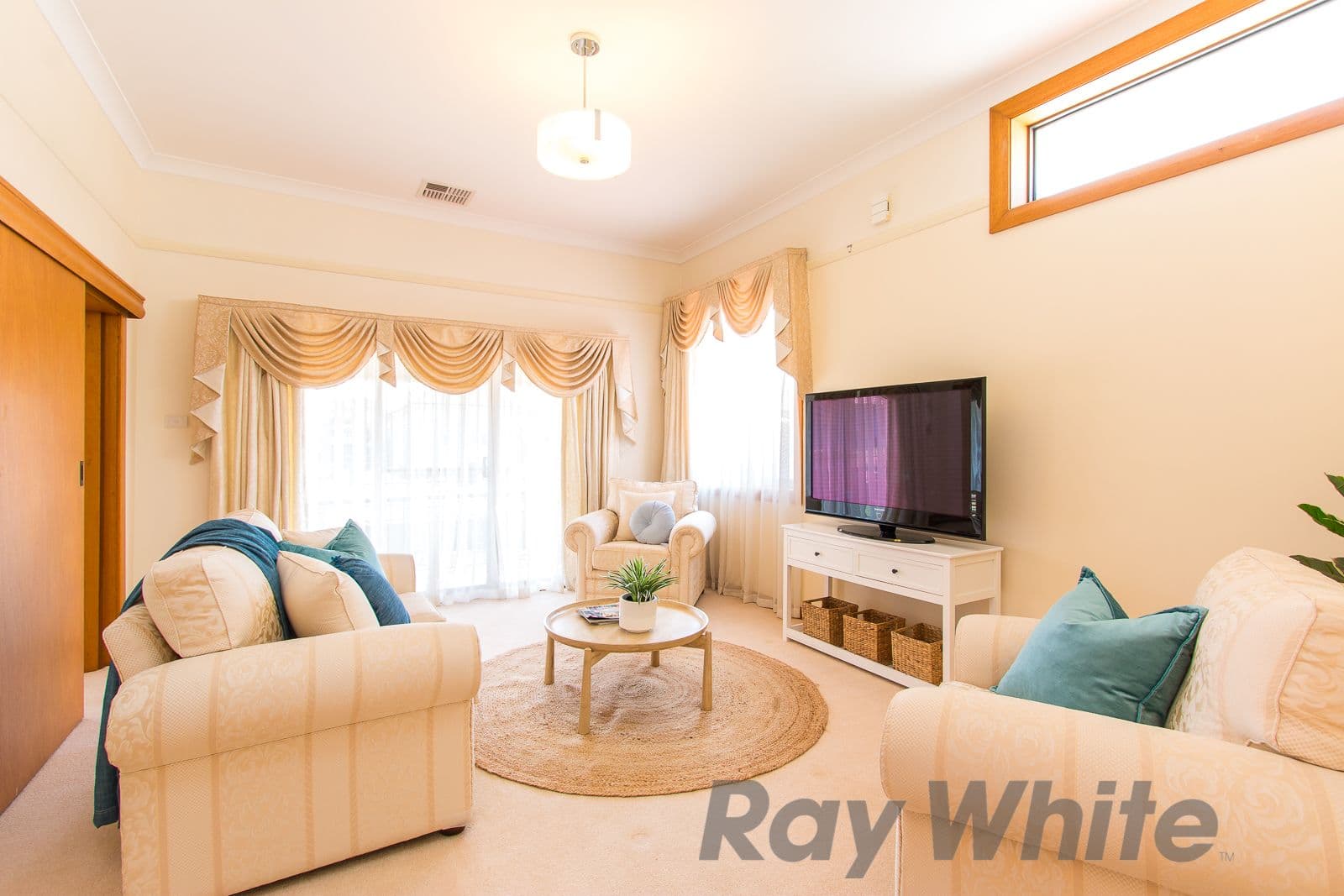 213 Lawson Street, Hamilton South - Thumbnail 2