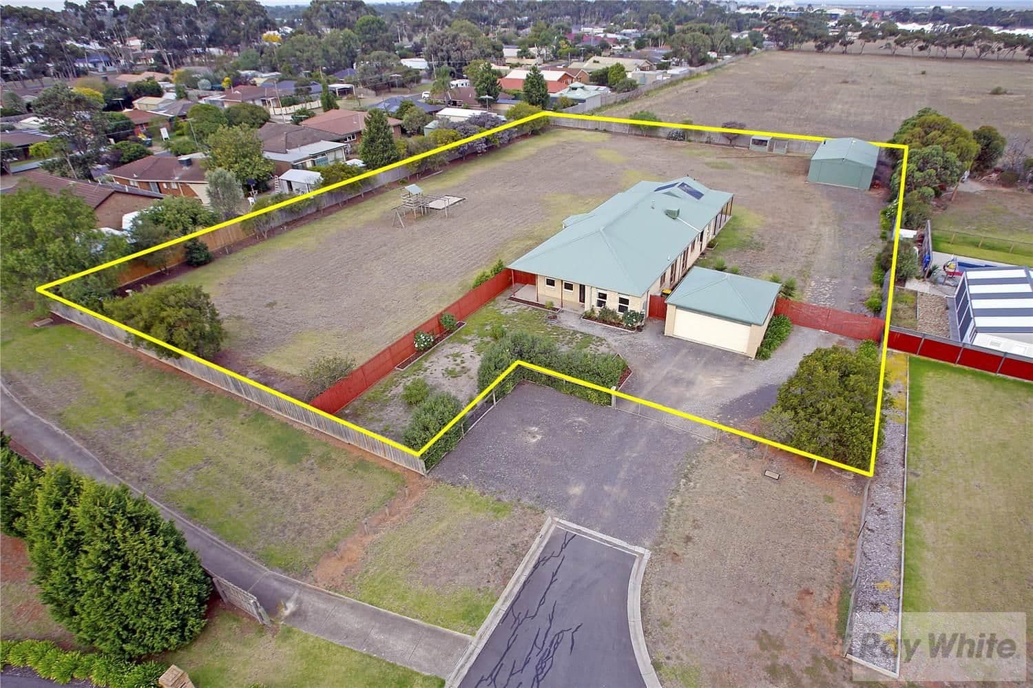50 Nossal Court, Lara VIC 3212, Lara - Image 1