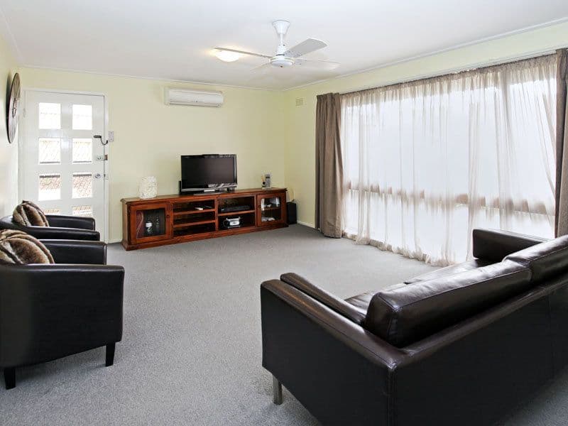 25 Hutcheson Avenue, HIGHTON VIC 3216, Highton - Thumbnail 2