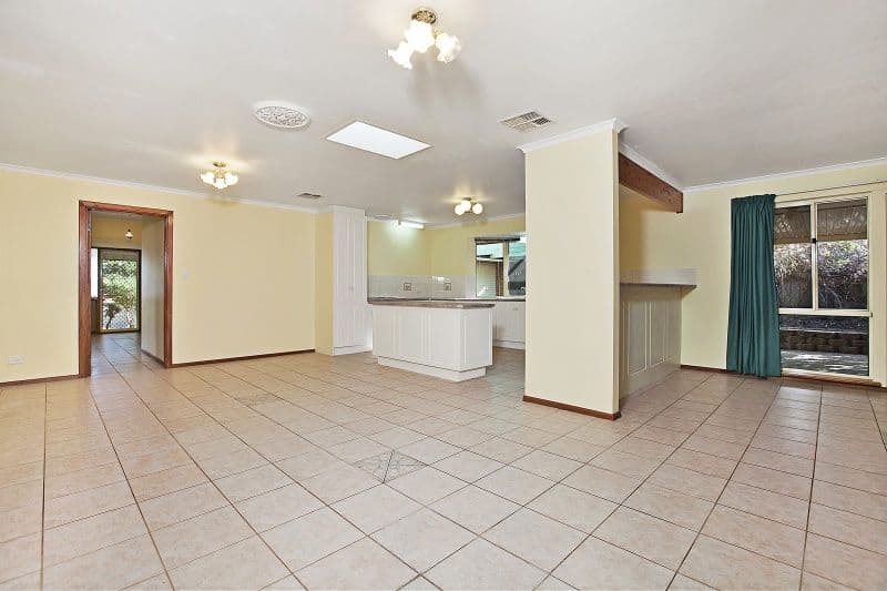 17 Waterford Circuit, SEAFORD RISE SA 5169, Seaford Rise - Thumbnail 4