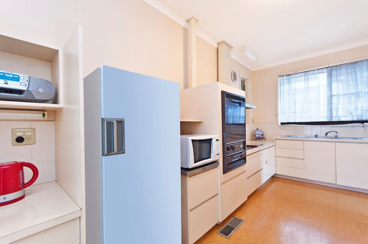 10 Sedgewick Street, Hamilton VIC 3300, Hamilton - Thumbnail 2