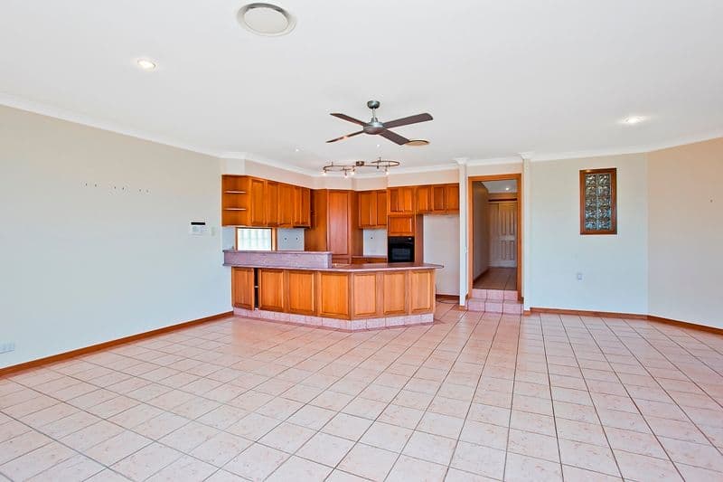 3 Stargazer Place, CLEAR ISLAND WATERS QLD 4226, Clear Island Waters - Thumbnail 4