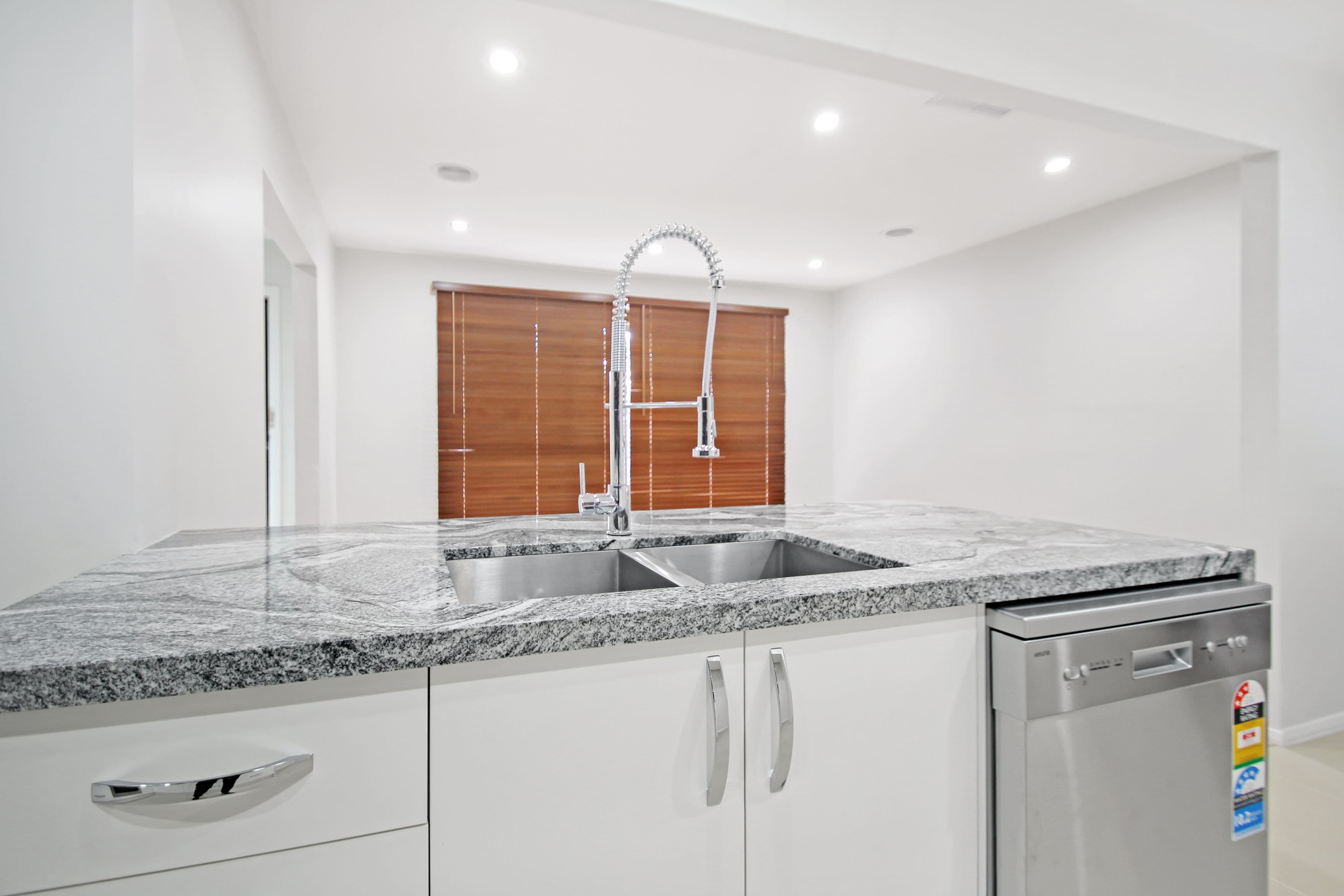 65 Queen Street, Frankston VIC 3199, Frankston - Thumbnail 2