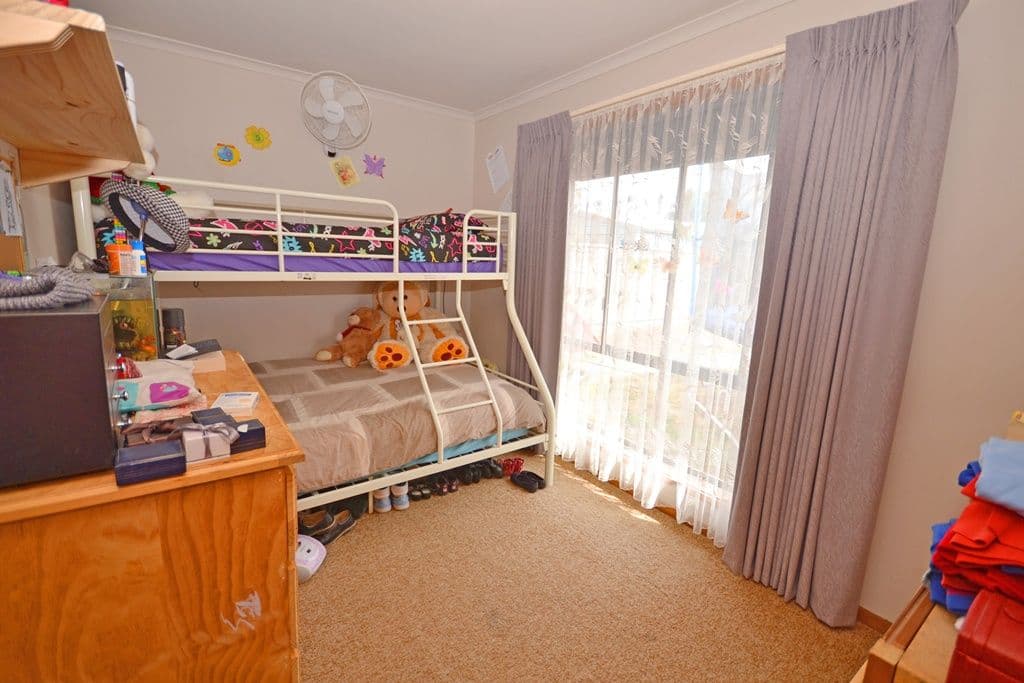3 Clover Street, WENDOUREE VIC 3355, Wendouree - Thumbnail 4