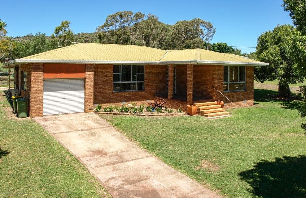 26 Petersens Road, KINGSTHORPE QLD 4400, Kingsthorpe - Thumbnail 2