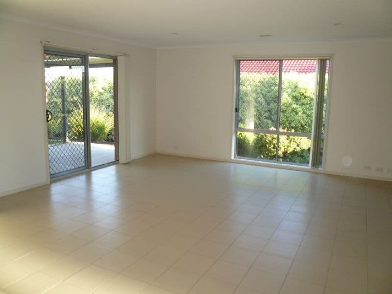 20 McCrae Street, QUEANBEYAN NSW 2620, Queanbeyan West - Thumbnail 8