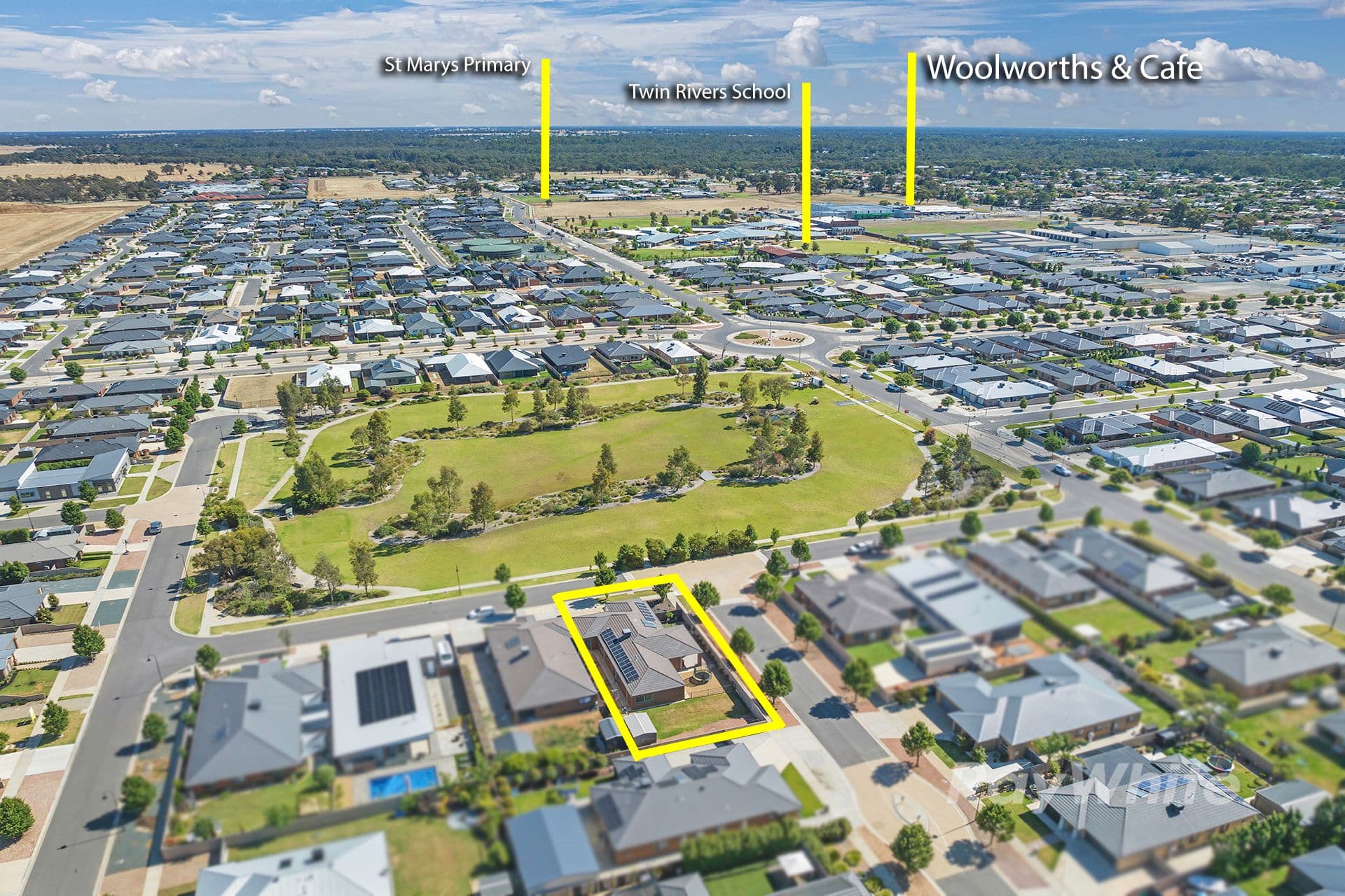 11 Eakin Street, Echuca VIC 3564, Echuca - Thumbnail 2