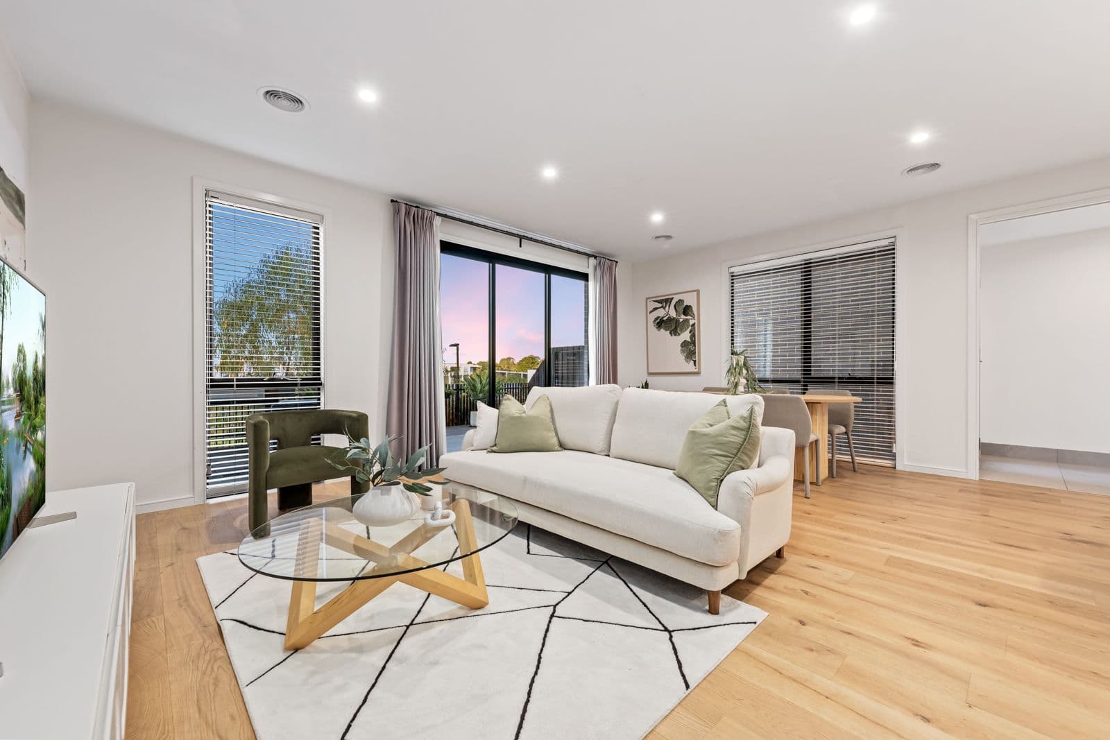 25 Northcote Circuit, Burwood East VIC 3151, Burwood East - Thumbnail 3