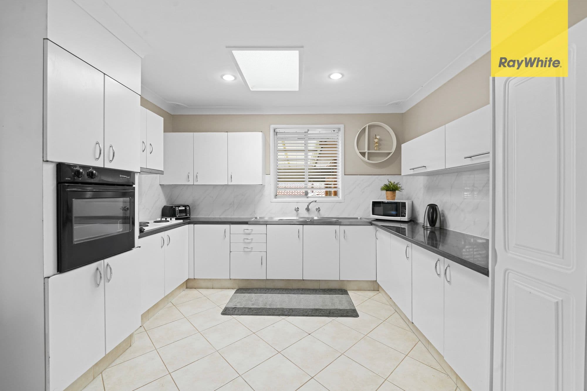 10 Huddleston Street, Colyton NSW 2760, Colyton - Thumbnail 4