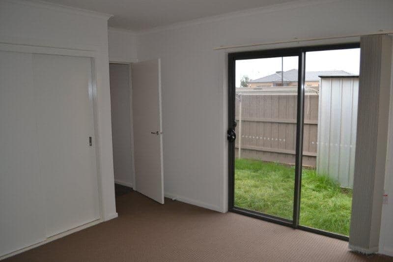 19 Larson Avenue, TARNEIT VIC 3029, Tarneit - Thumbnail 7
