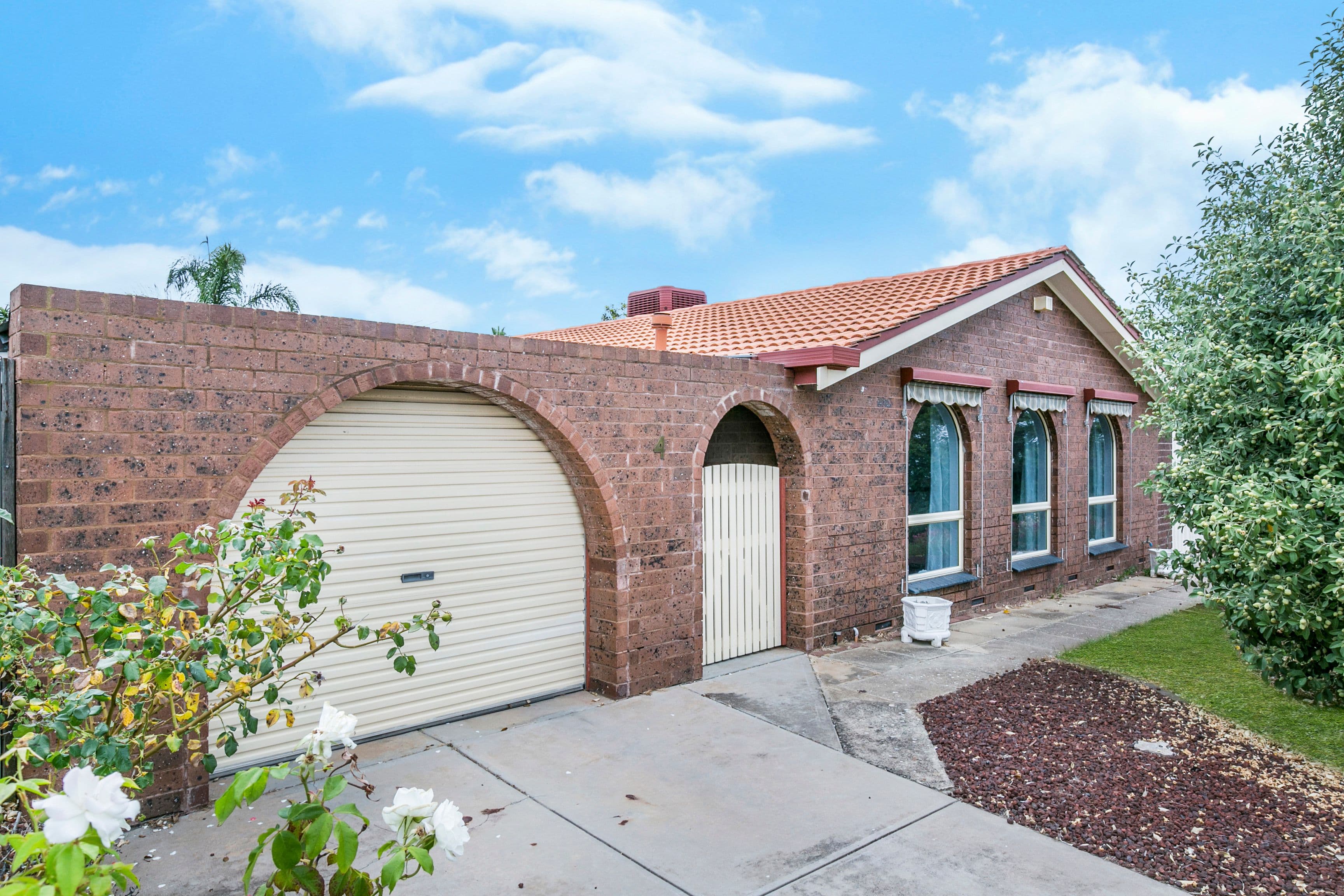 4 Resolute Crescent, Hallett Cove SA 5158, Hallett Cove - Image 1
