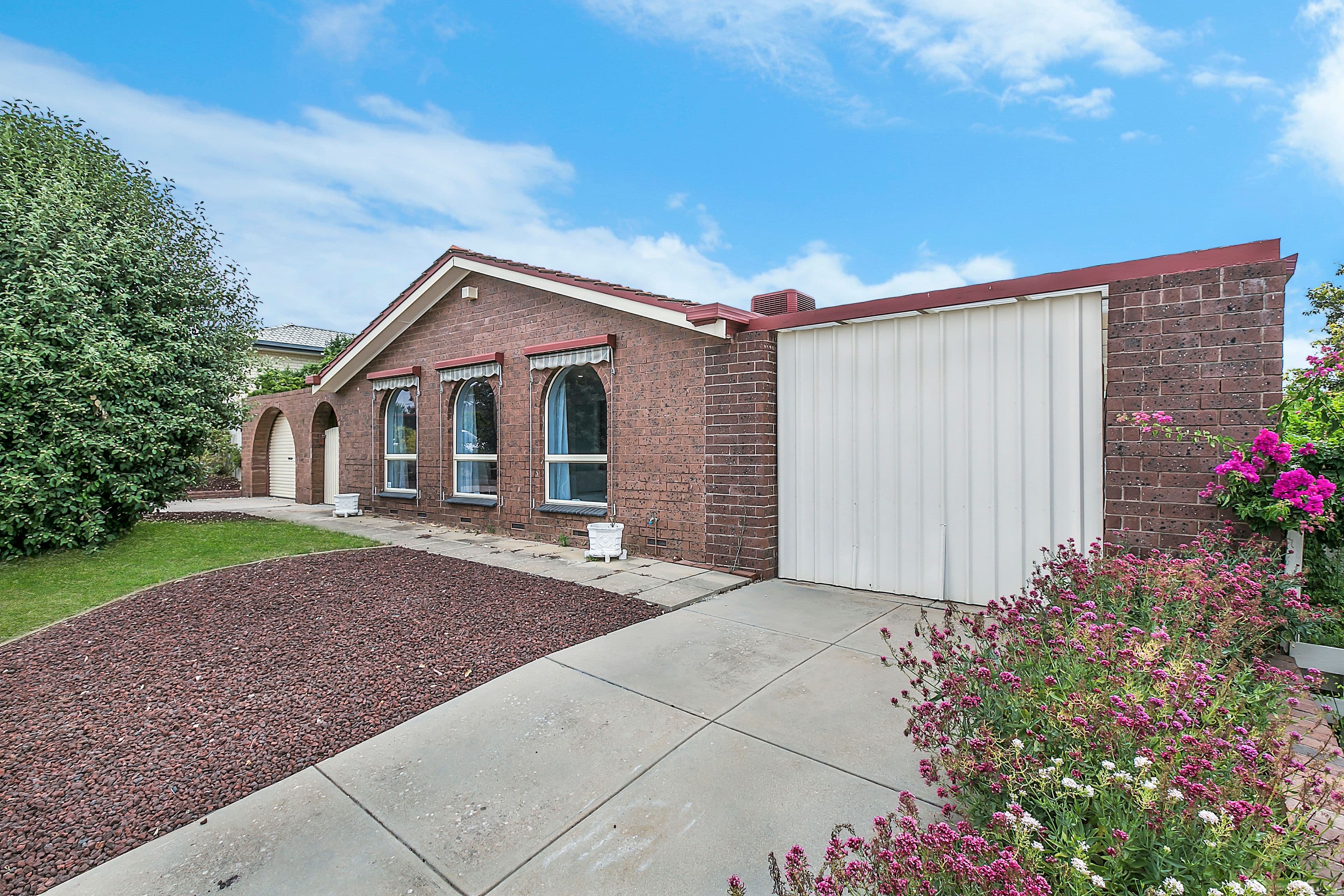 4 Resolute Crescent, Hallett Cove SA 5158, Hallett Cove - Thumbnail 2