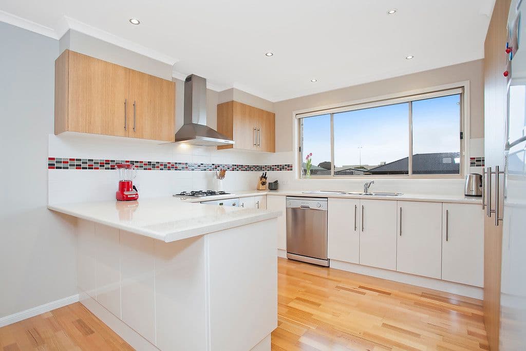 34 Gateway Road, WARRNAMBOOL VIC 3280, Warrnambool - Thumbnail 2