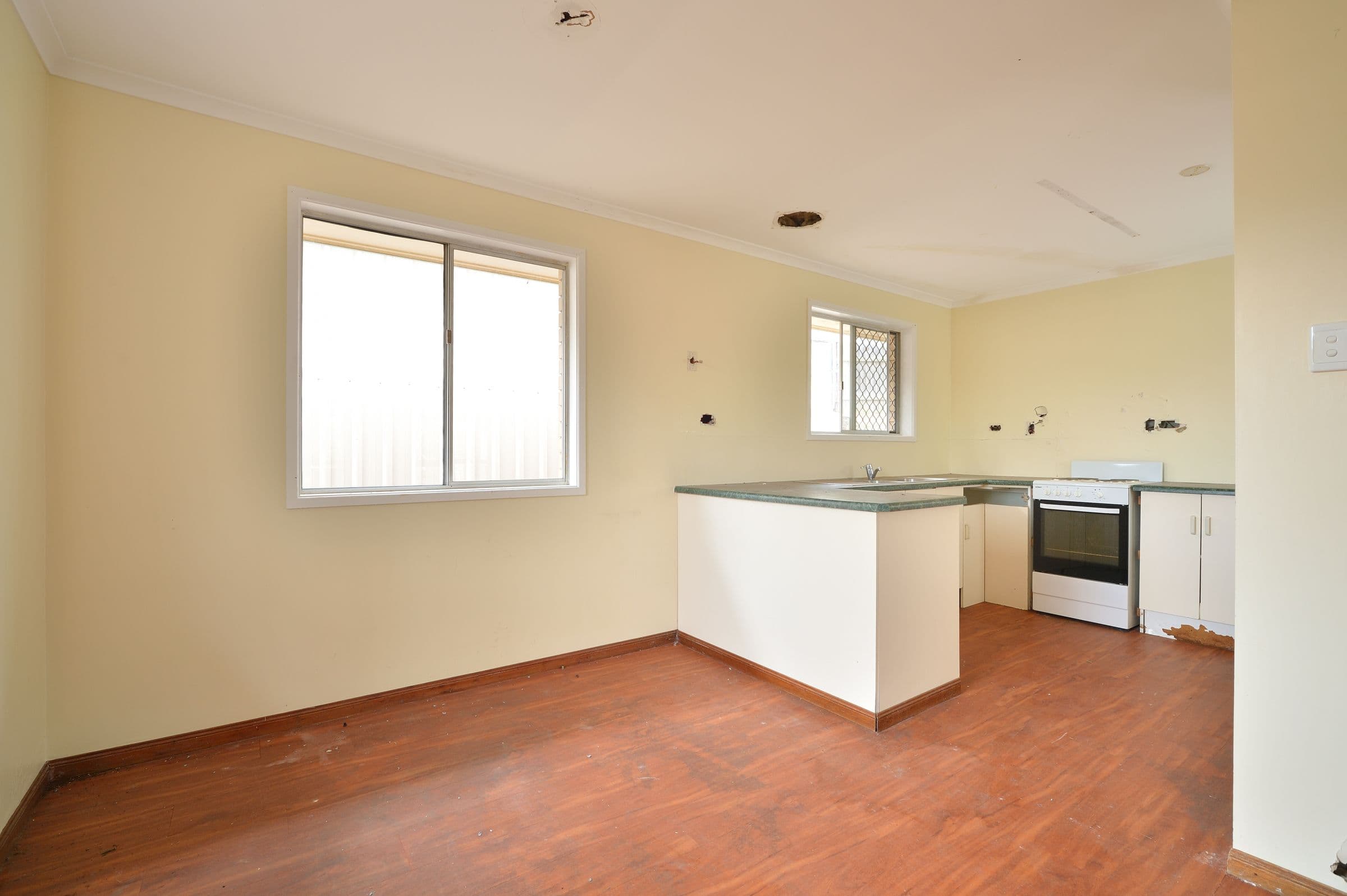 206 Sun Valley Road, Kin Kora QLD 4680, Kin Kora - Thumbnail 2