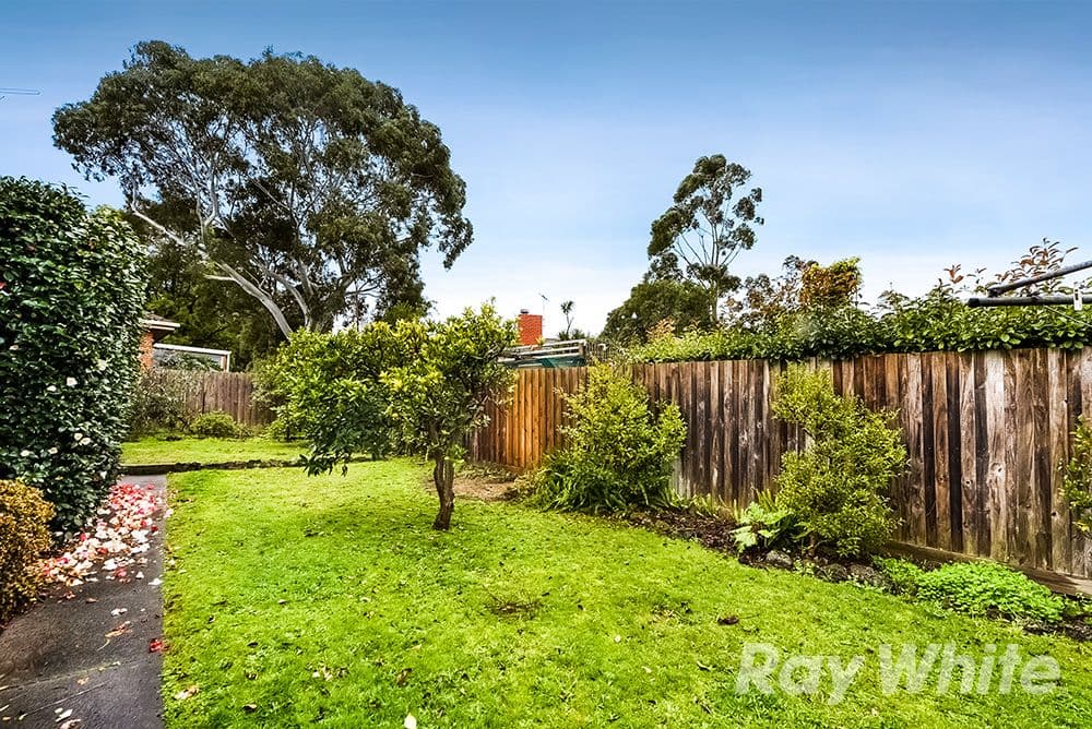 7 Eastbourne Court, Glen Waverley VIC 3150, Glen Waverley - Thumbnail 2