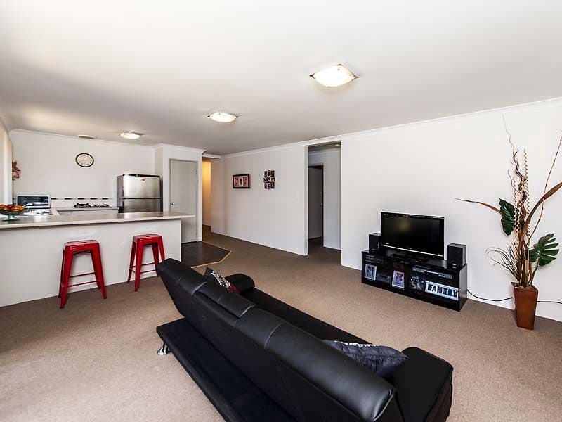 24 Mallard Way, Baldivis WA 6171, Baldivis - Thumbnail 2