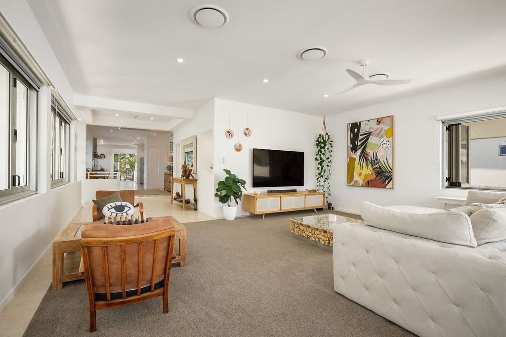 16 Ventura Road, Mermaid Beach QLD 4218, Mermaid Beach - Thumbnail 2
