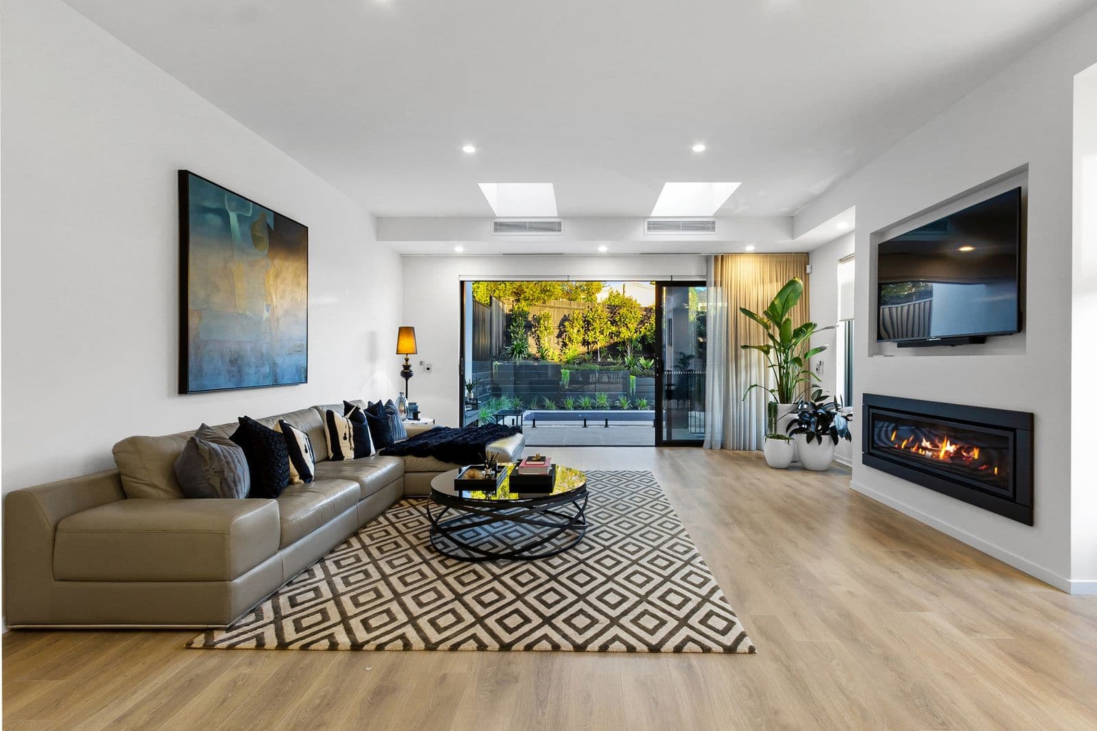 22 Dion Street, Doncaster VIC 3108, Doncaster - Thumbnail 2