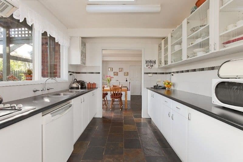 4 Vaucluse Court, WHEELERS HILL VIC 3150, Wheelers Hill - Thumbnail 5
