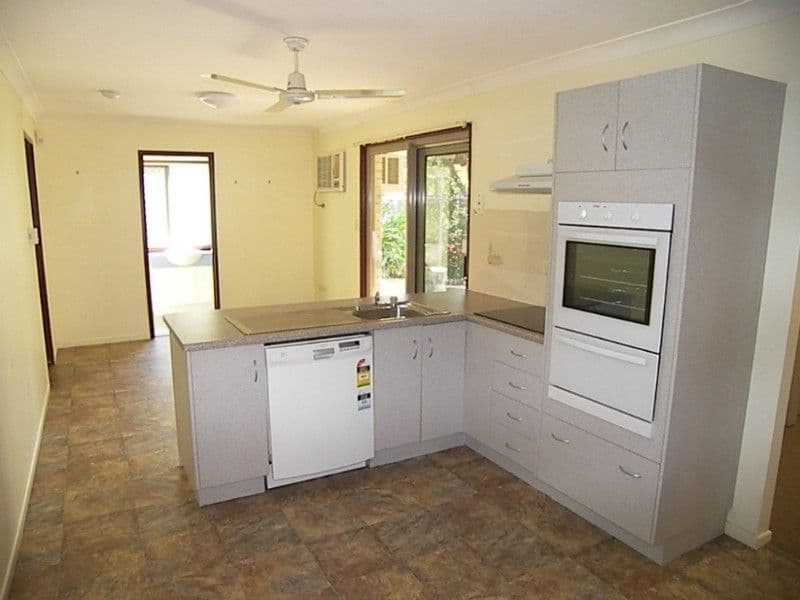 8 Wentworth Terrace, THE RANGE QLD 4700, The Range - Thumbnail 2