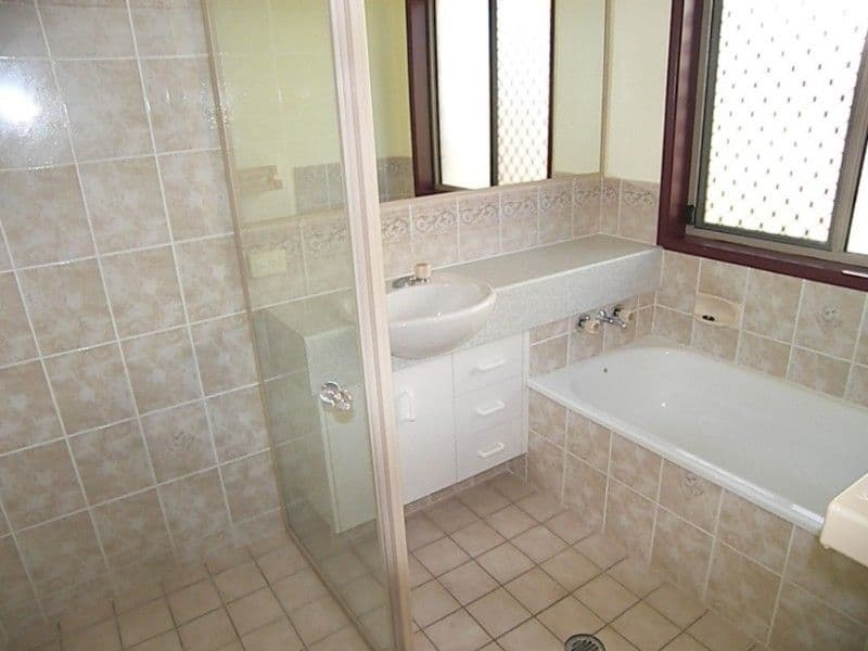 8 Wentworth Terrace, THE RANGE QLD 4700, The Range - Thumbnail 5