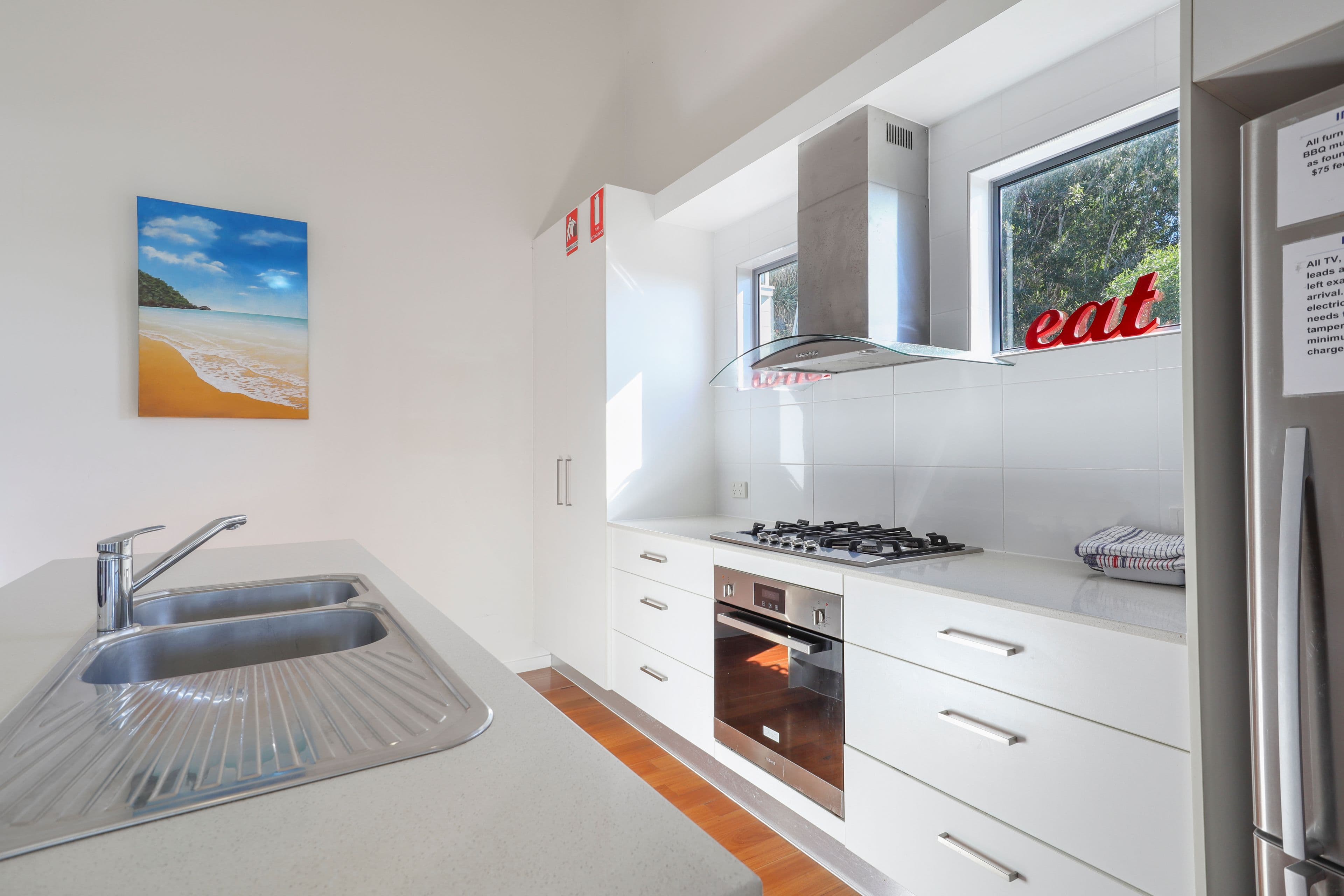 25 George Nothling Drive, Point Lookout QLD 4183, Point Lookout - Thumbnail 2