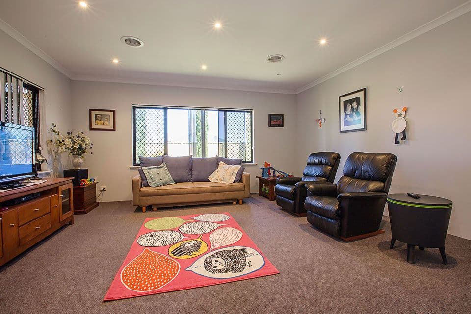 7 Claddagh Road, Australind WA 6233, Australind - Thumbnail 3