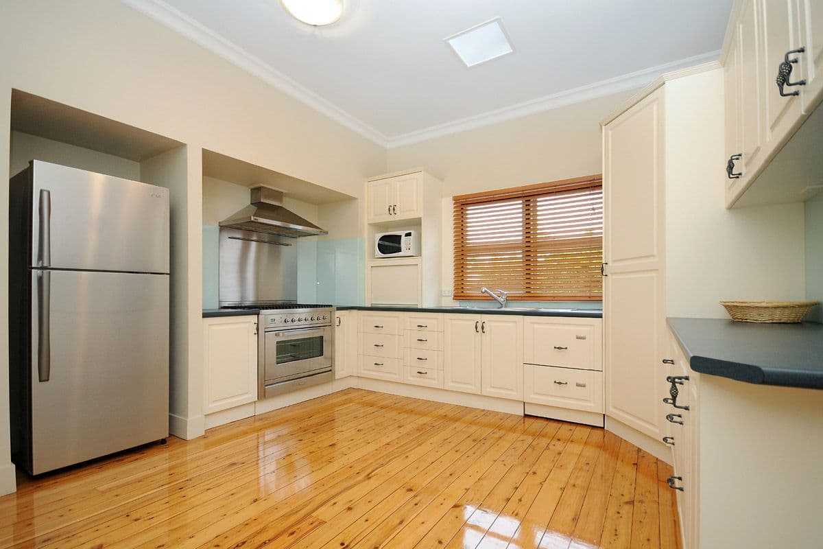 8 Beatty Street, MOUNT LOFTY QLD 4350, Mount Lofty - Thumbnail 3