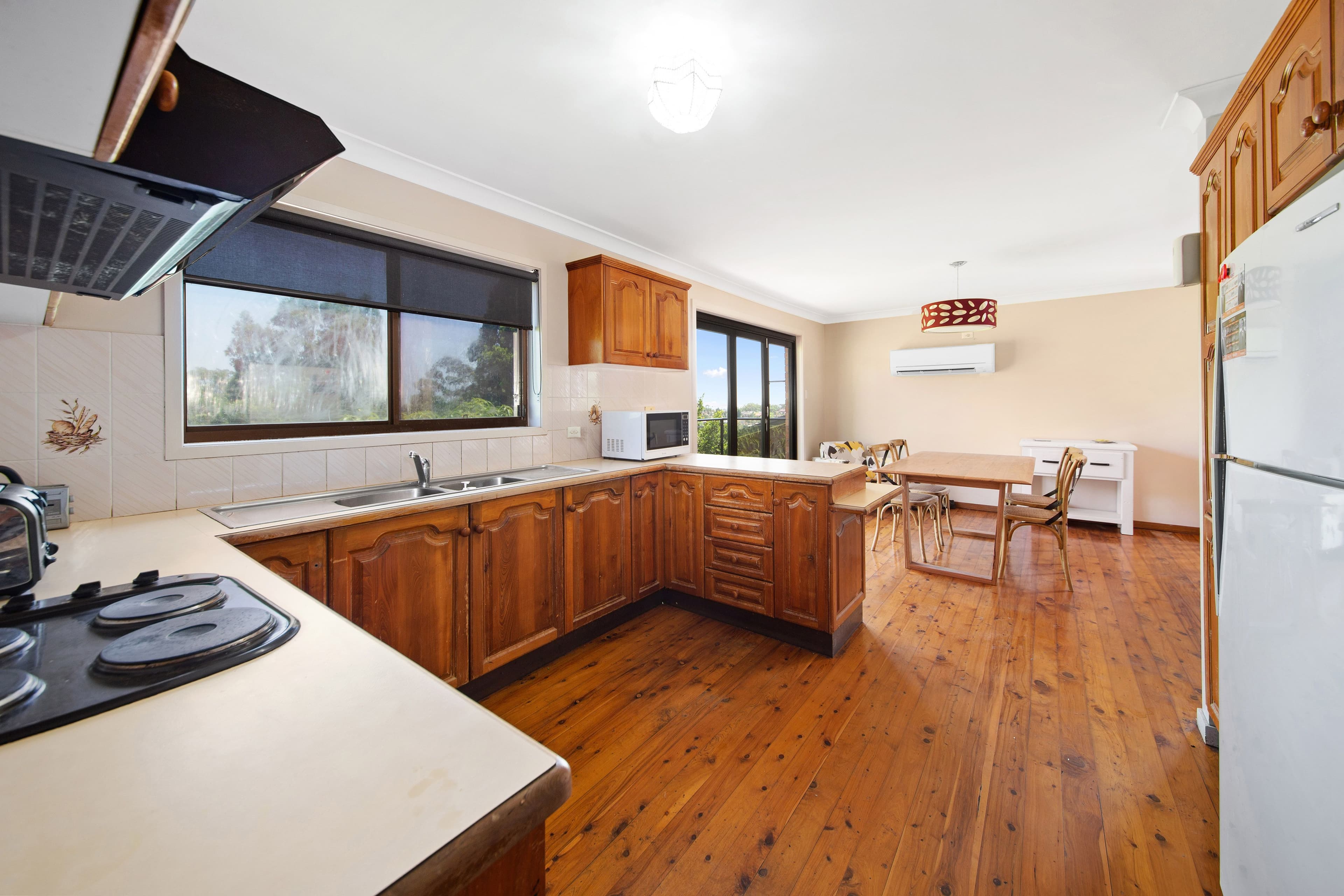8 Brushwood Drive, Alfords Point - Thumbnail 2