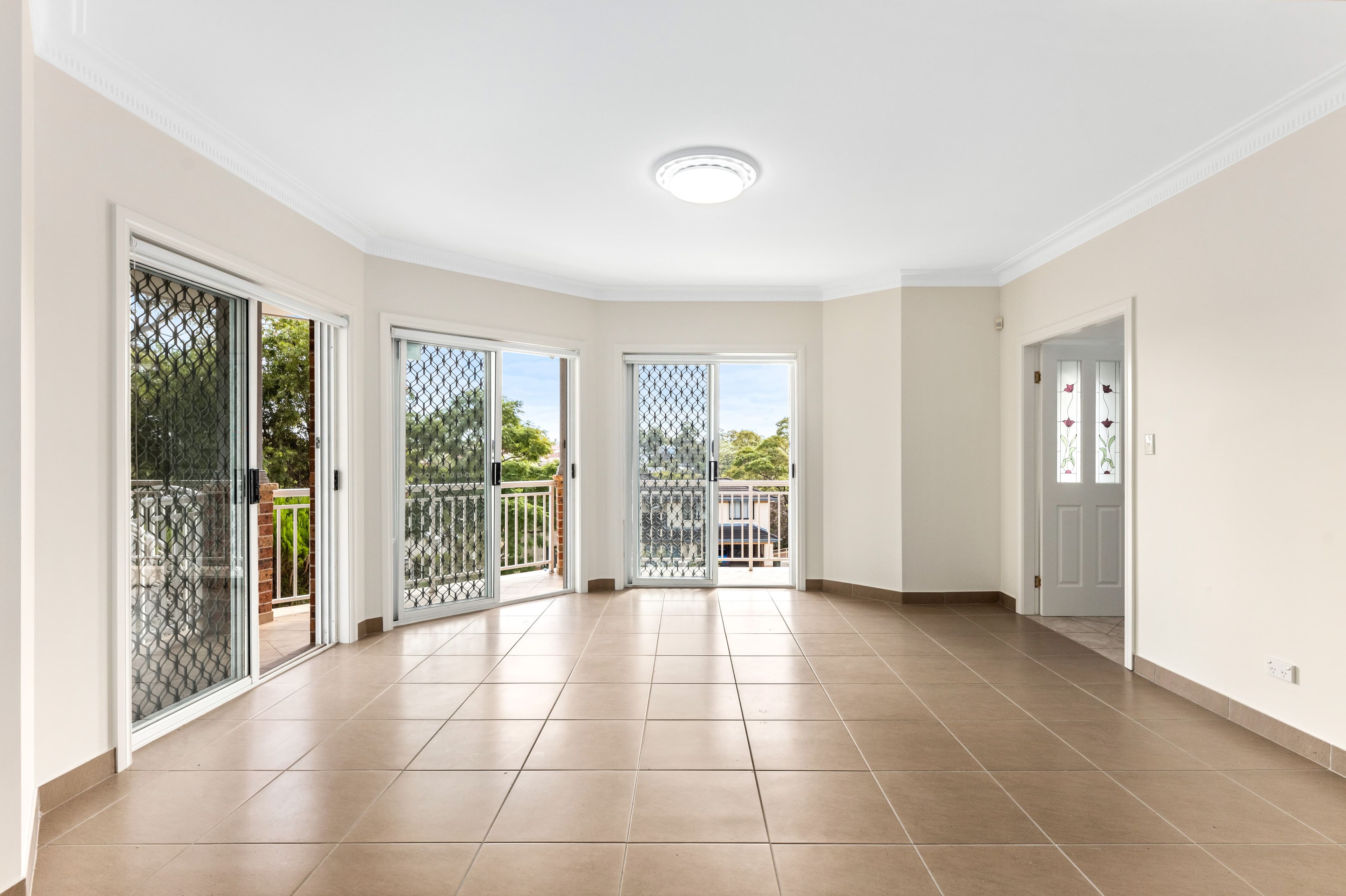 118 Blaxland Drive, Illawong NSW 2234, Illawong - Thumbnail 3